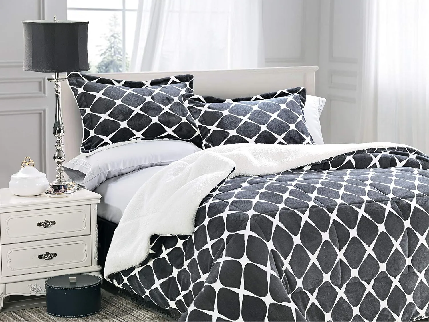 Elegant Comfort Softest, Coziest Premium Quality Heavy Weight Bloomingdale Pattern Micromink Sherpa-Backing Reversible Down Alternative Micro-Suede 3-Piece Comforter Set, King, Grey