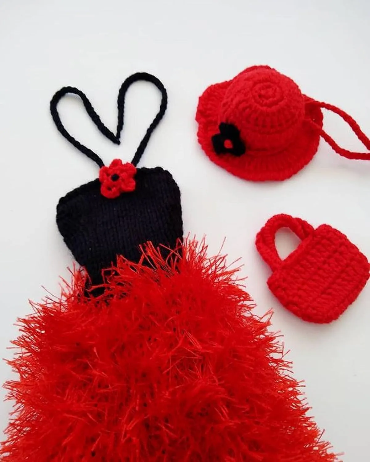 Eyelash Fun Fur Yarn Premium 100% Polyester 164 Yds (150 Mt), 3.53 Oz (100 Gr) Colorful Crochet Yarn Dıy Hand Knitting. (Red, 3 Skein)