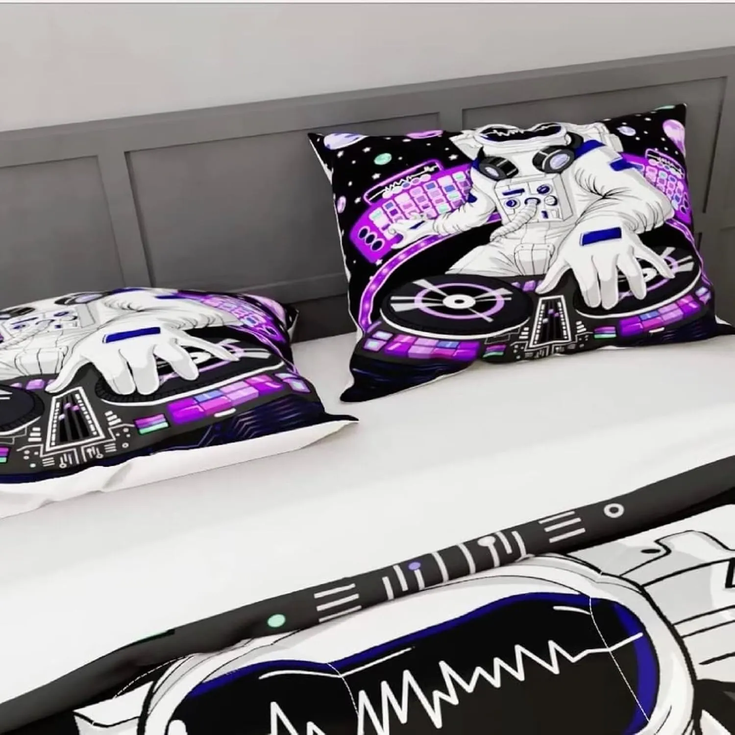 kxry Space Astronaut Galaxy Comforter Sets Queen Size Outer Space Themed Bedroom Decor Bedding Sets Black and Purple Bedding Quilt for Kids Teen Girls 1 Comforter  2 Pillowcases