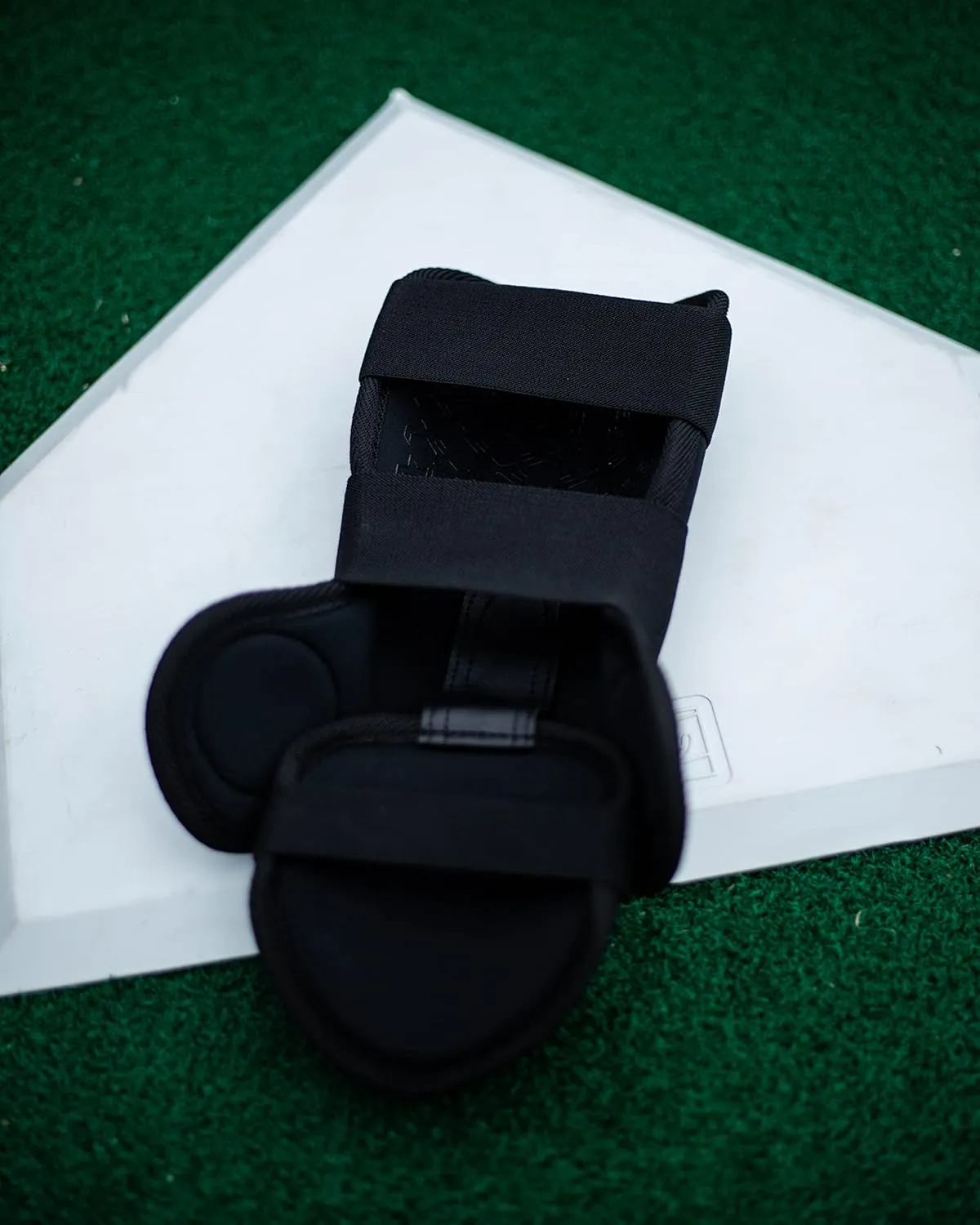 Rawlings | Protective Leg Guard