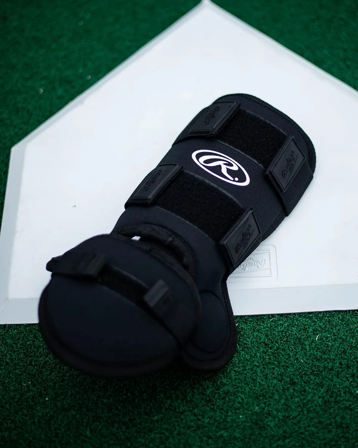 Rawlings | Protective Leg Guard