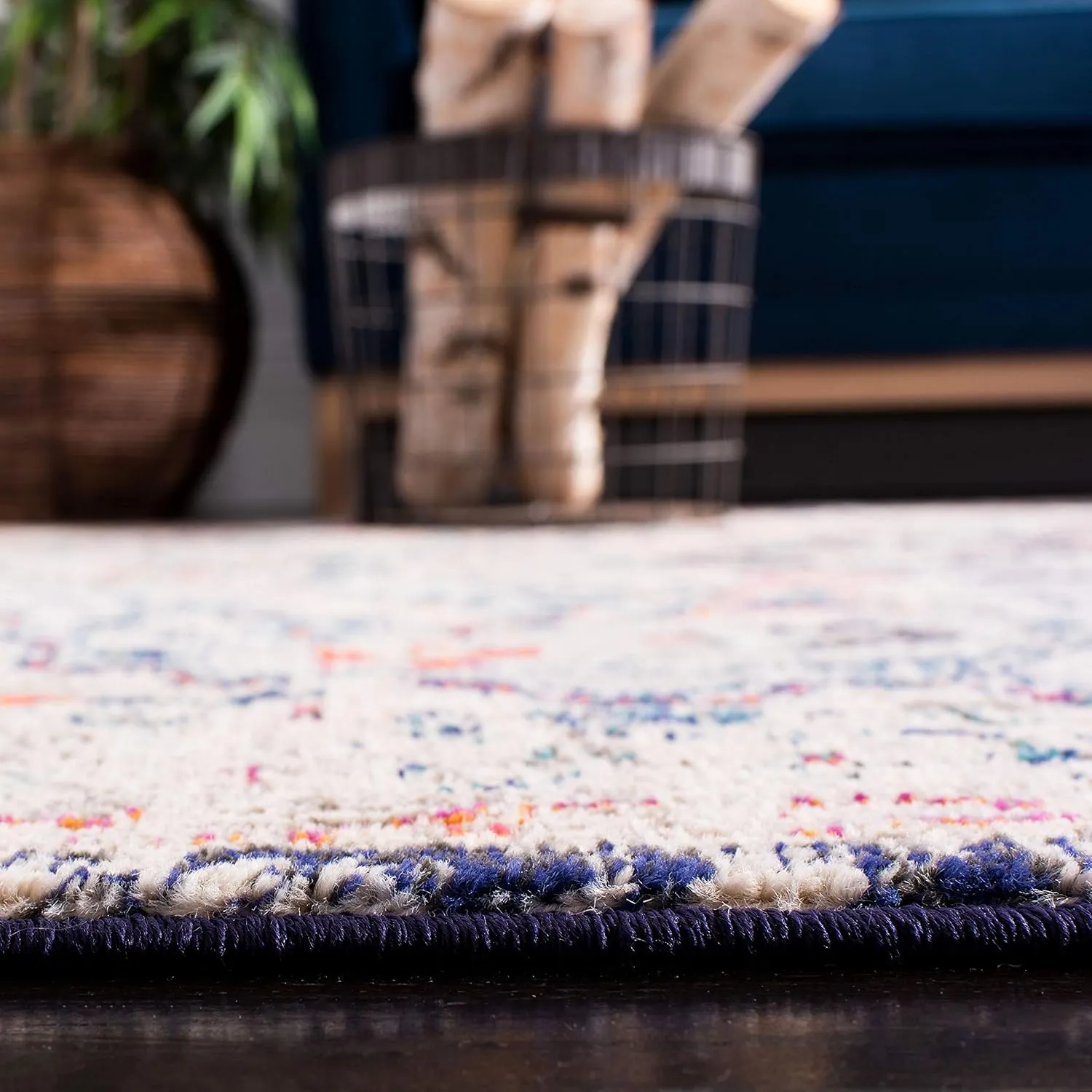 SAFAVIEH Area Rug 8x10 - Madison Collection - Large - Beige & Black, Boho Chic Medallion Distressed Design, Non-Shedding & Easy Cleaning, Ideal for Living Room, Bedroom, Dining Space (MAD447B)
