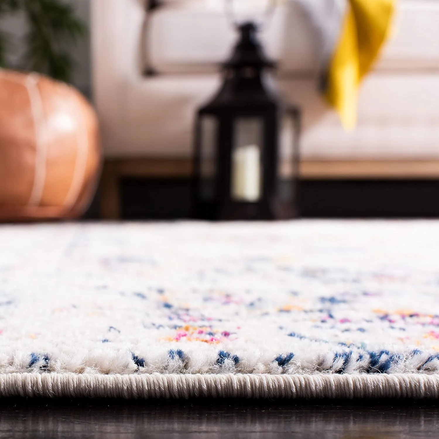 SAFAVIEH Area Rug 8x10 - Madison Collection - Large - Purple Pink Fuchsia & Ivory, Boho Chic Distressed Design, Non-Shedding & Easy Cleaning, Ideal for Living Room, Bedroom, Dining Space (MAD603R)