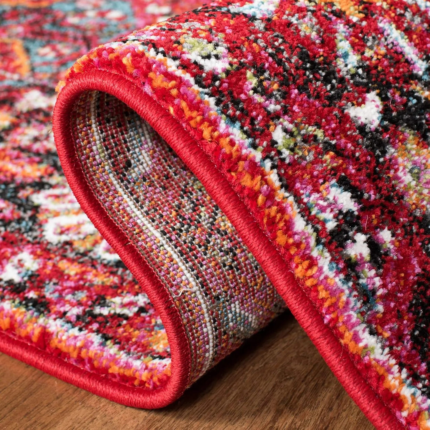 SAFAVIEH Vintage Hamadan Collection Area Rug - 6'7" x 9', Red & Multi, Oriental Traditional Persian Design, Non-Shedding & Easy Care, Ideal for High Traffic Areas in Living Room, Bedroom (VTH222A)