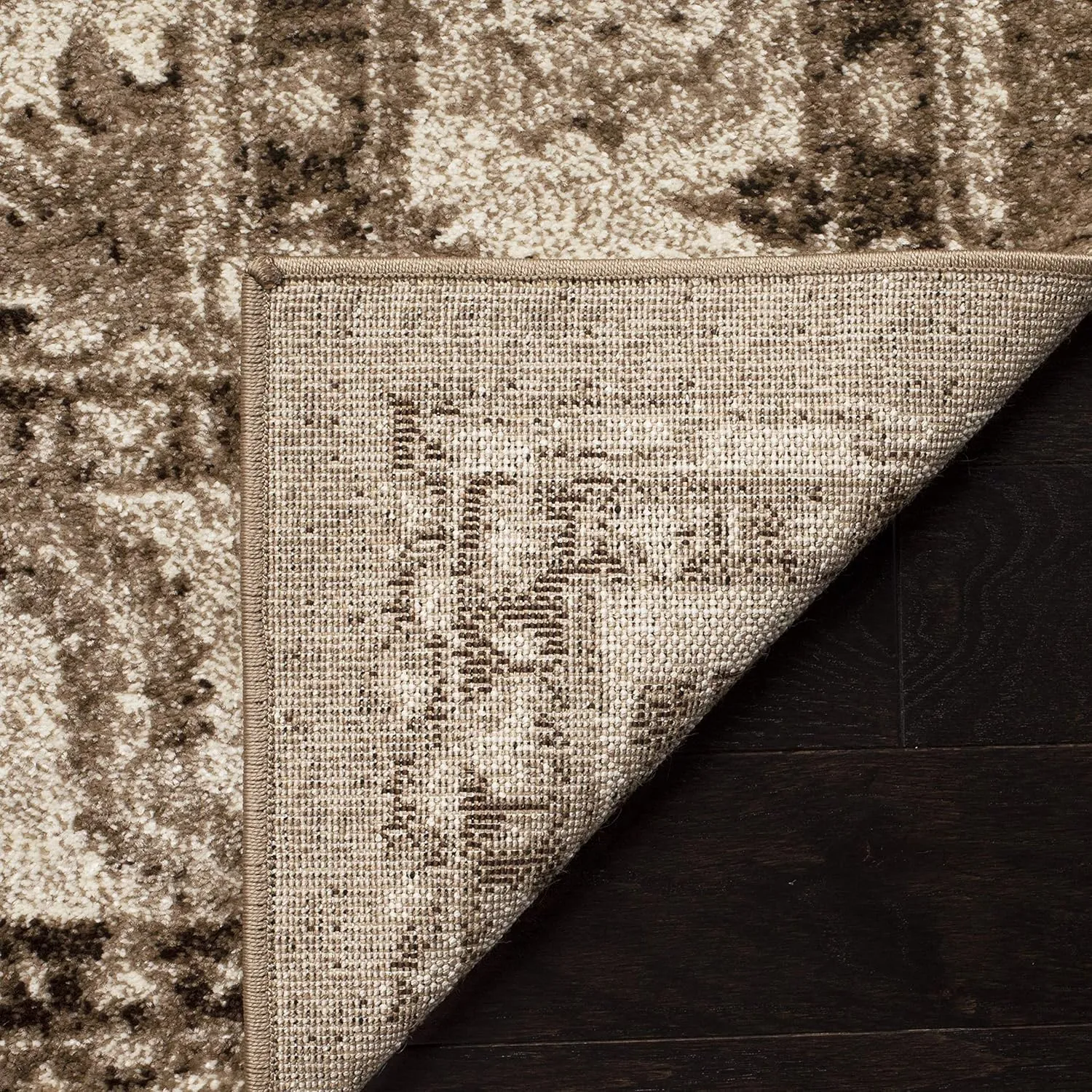 SAFAVIEH Vintage Hamadan Collection Area Rug - 8' x 10', Taupe, Oriental Traditional Persian Design, Non-Shedding & Easy Care, Ideal for High Traffic Areas in Living Room, Bedroom (VTH214T)