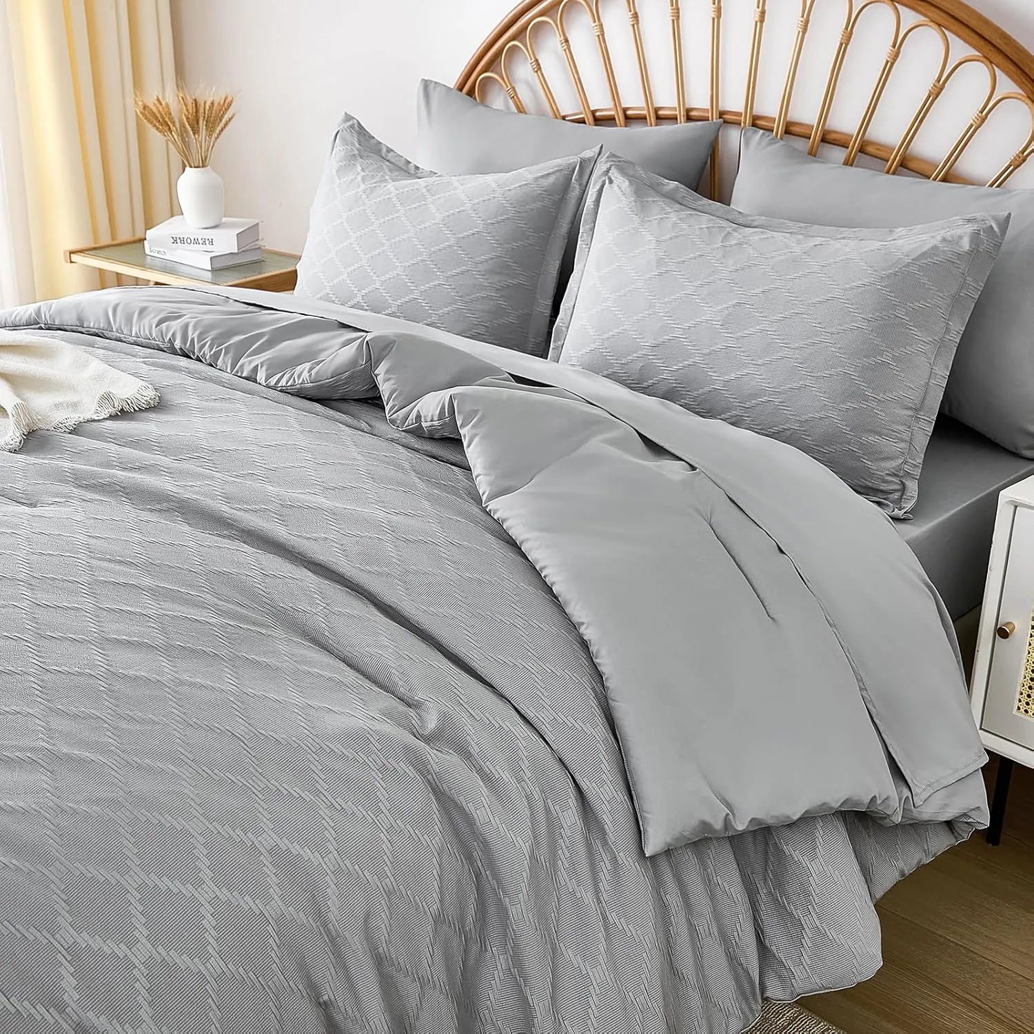Yiran 7 Piece Grey Comforter Set Queen Size, Jacquard Tufted Bed in a Bag, Spring Summer Soft Microfiber Complete Bedding Set with Sheets for All Season